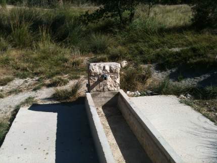 La fuente del chorro de mulamuerta en Villatuelda seca