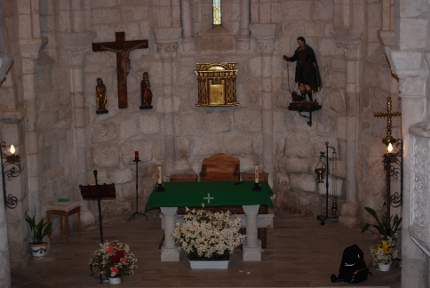 Interior de la iglesia de San Mamés de Villatuelda