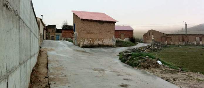 Camino del molino de abajo asfaltado